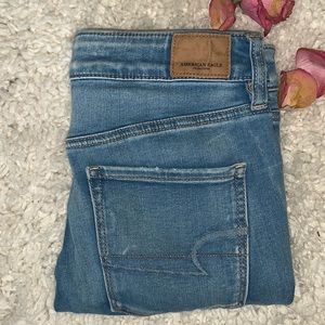 American Eagle Hi-Rise Jegging Ripped Jeans 💙🦅
